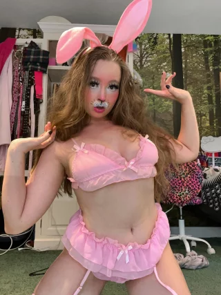Fluffy ears + silky lingerie = a bimbo bunny made for your pleasure 🐰✨😏