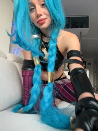 Jinx; League of Legends by Cutie Wendy