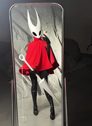 Hornet from Hollow Knight Silksong cosplay by Alina Becker
