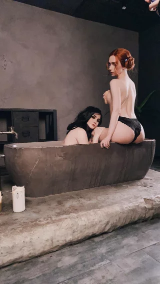 Triss & Yennefer [The Witcher] by (Miakanayuri & Grusha)