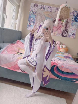 Emilia (Lily) [Re:Zero]