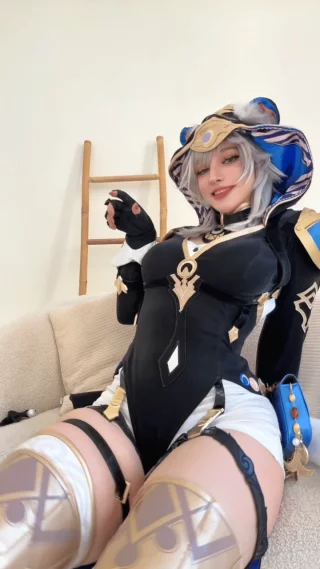 Cipher cosplay (by Hioshicos)