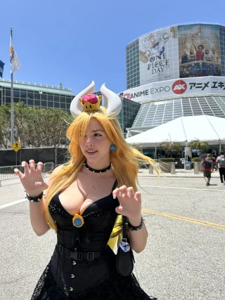 Bowsette from Super Mario (kisseve)
