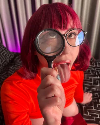 Velma Dinkley [Scooby-Doo] (Plumpah Peach)