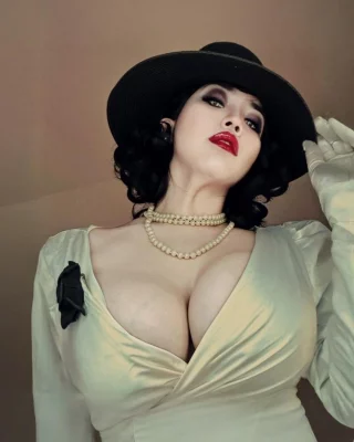 Lady Dimitrecu cosplay (Aria)