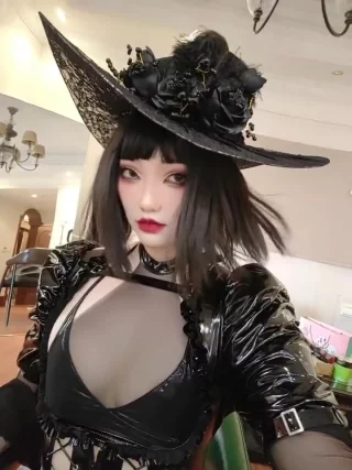 Black Witch by Yunxi