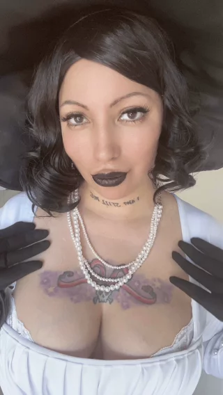 Lady Dimitrescu (Brianna) [Resident Evil 8]