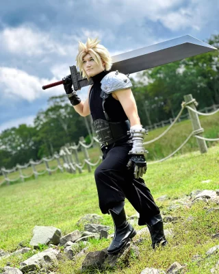 Cloud from Final Fantasy 7 remake by whitehairdante_23
