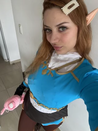 Princess Zelda (The Legend of Zelda) by Danielle