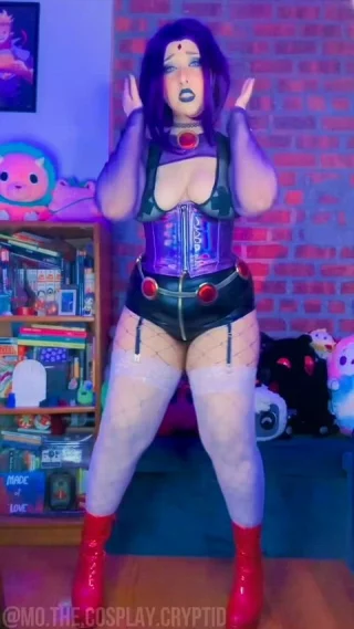 E-Girl Raven by Mo the Cosplay Cryptid
