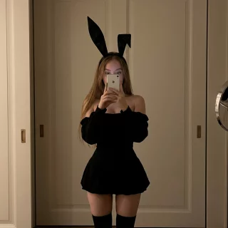 bunny girl at ur service