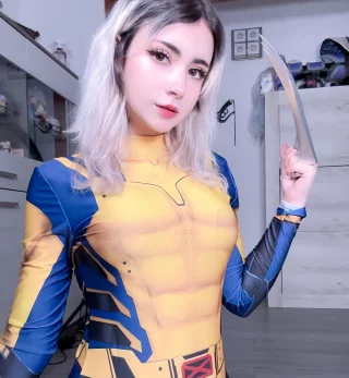 Laura Kinney [Wolverine] by Aloeveraiskawaii