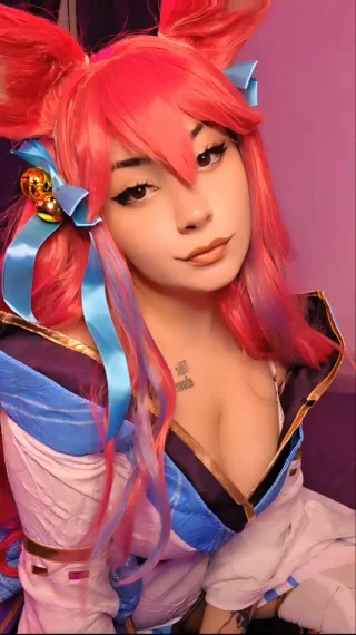 Ahri from [League of Legends] by (Mimikyu)