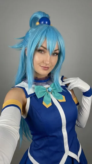 Aqua from KonoSuba cosplay by Jess (slayberrymilk)