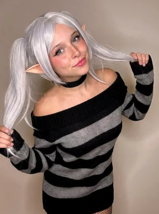 Goth Frieren cosplay (emily)