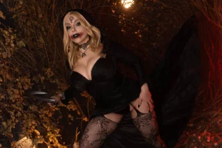 Bela Dimitrescu by (Izma) [Resident Evil 8: Village]