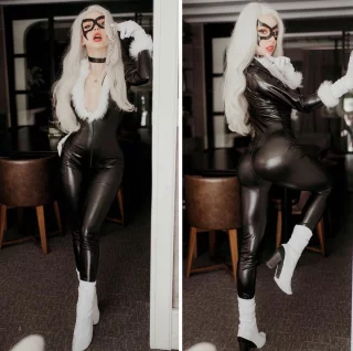 Black Cat by me (AmandaWelp) from the hotel to the con
