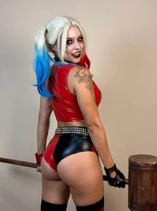 Harley Quinn [DC] by (Emily)