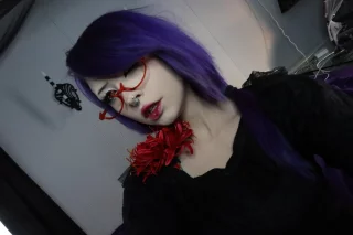 spent 3 hours on makeup just to look emotionally unstable