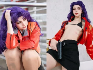 Sexy Misato cosplay (Aloeveraiskawaii)