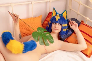 Aloeveraiskawaii cosplaying Ankha