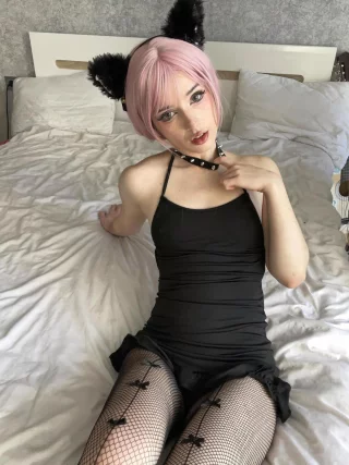 Horny catgirl wants to be fucked daily
