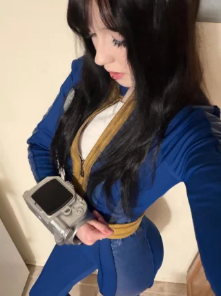 Lucy Maclean (Fallout) by Spinechill