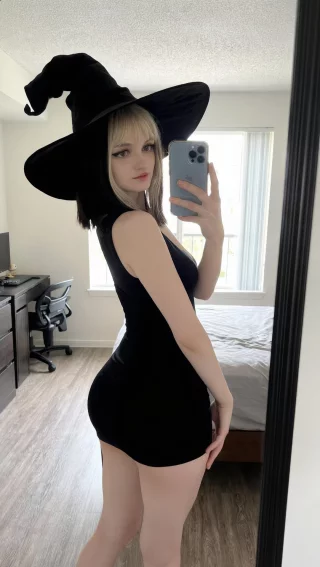 Black Witch costume by Foggy