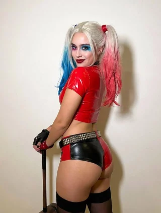 Harley Quinn cosplay by sabrina
