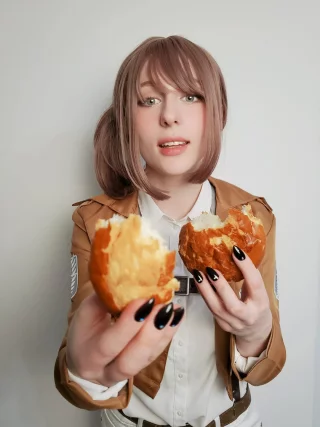 Sasha [Attack on Titan] (by Tulpina)