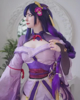 Raiden Shogun cosplay (Kuroitsne)