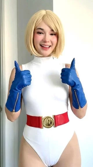 power girl cosplay (luna)