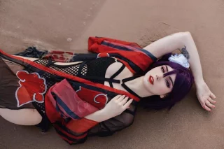 Aloeveraiskawaii cosplaying Konan from Naruto