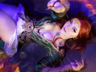 Triss can watch the whole world burn down :D (Kuroitsne)