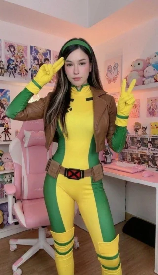 rogue cosplay (luna)
