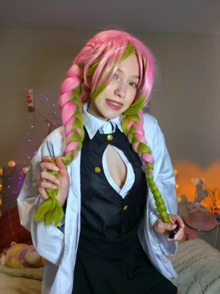 Mitsuri [Demon Slayer] by Barba