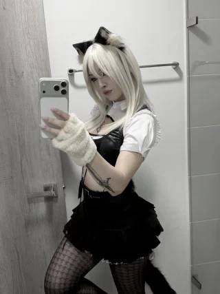 I’m your babygirl who needs those gentle head pats right now 🥺