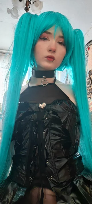 Hatsune Miku (Dyna) [ Altruistic-Pen4810 ]