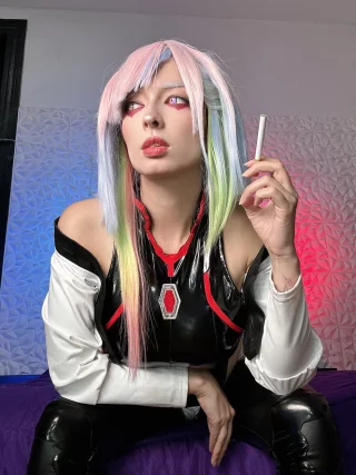 Lucy [Cyberpunk] (DeewBubbles)