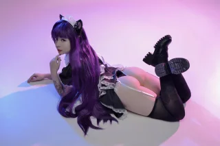 little kitty with big ass