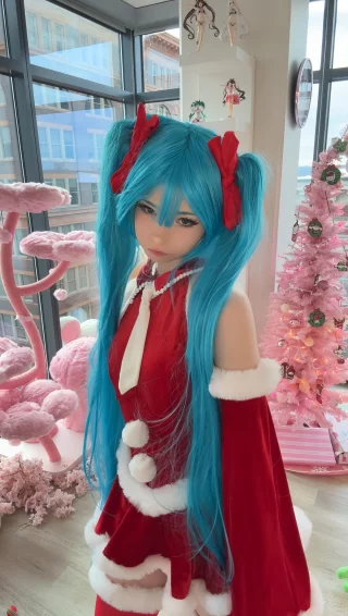 Hatsune Miku by pockycats