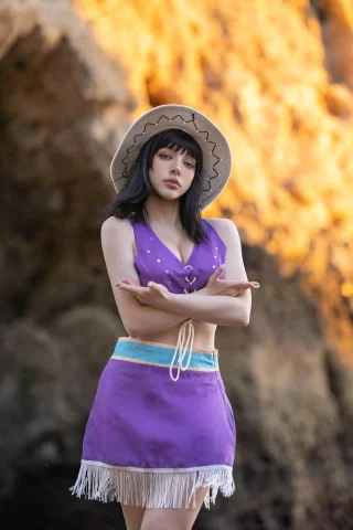 Nico Robin from one piece by Hioshicos