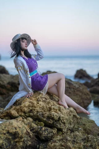 Nico Robin from one piece by Hioshicos