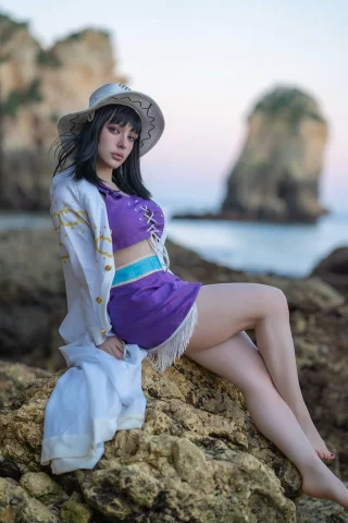 Nico Robin from one piece by Hioshicos