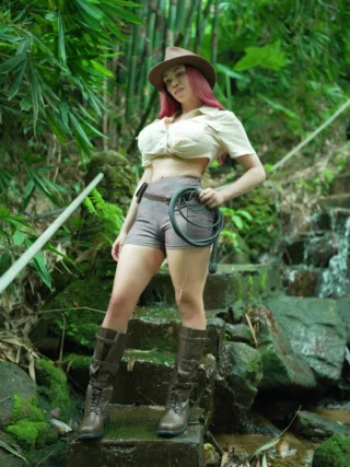 Fem Indiana Jones by Octokuro