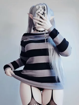 Goth Frieren cosplay by (Angel)