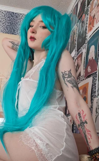 Hatsune Miku (Dyna) [ Altruistic-Pen4810 ]