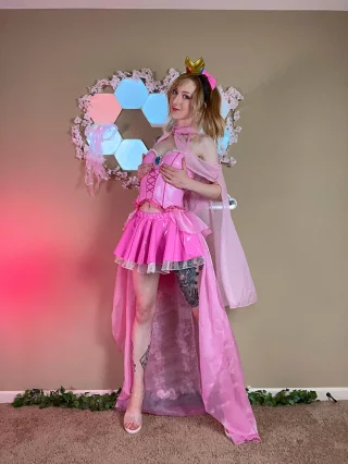 Princess Peach, Mario Universe by blightbrat
