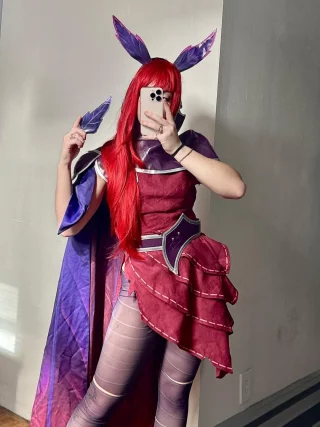 Xayah (League of Legends) by Plumcry