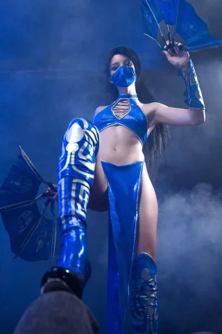 Kitana from mortal kombat by Axilirator